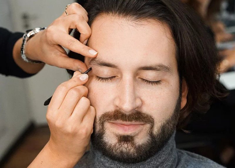 Оформление бровей/ усов