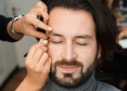 Оформление бровей/ усов