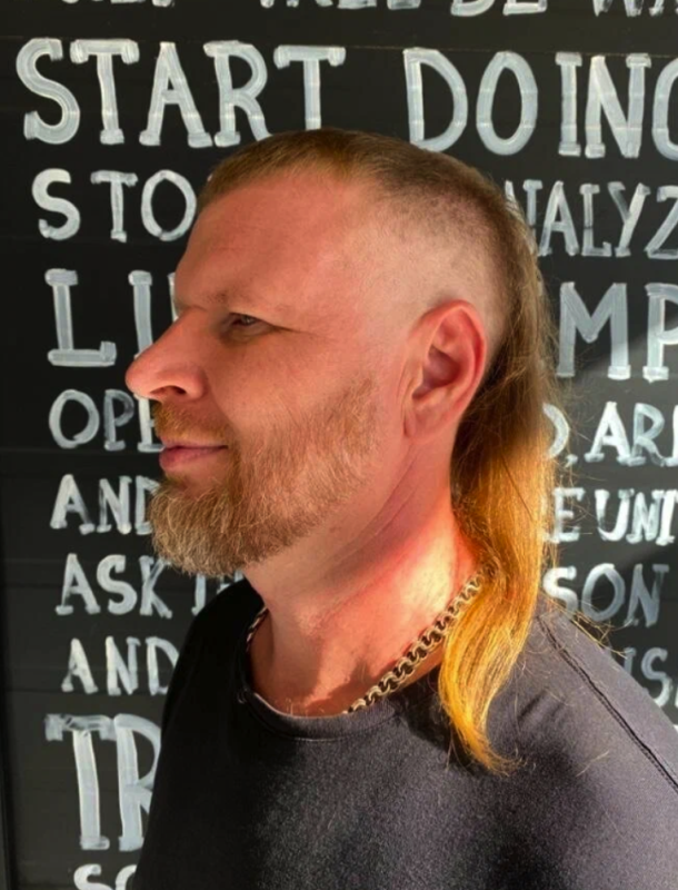 Оформление бороды и усов