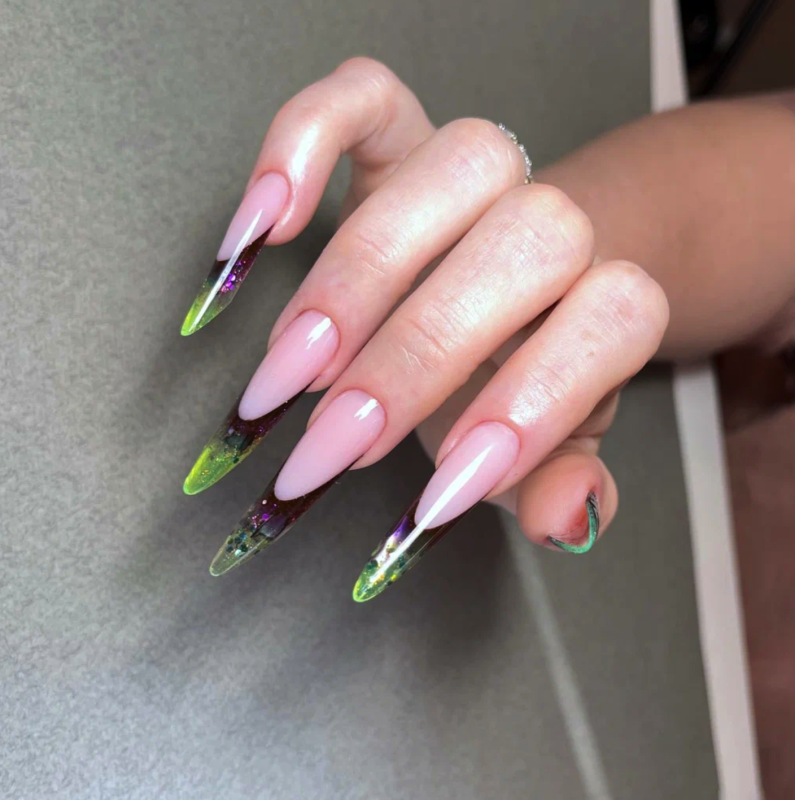 Наращивание ногтей