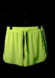 спортивные шорты