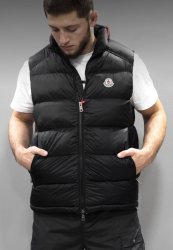 жилетка Moncler