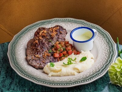 Медальоны из телятины