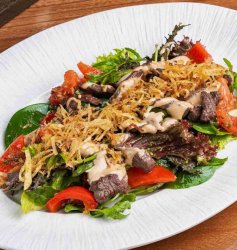 Теплый салат с ароматной телятиной