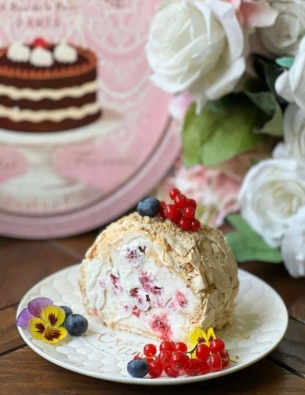 Меренговый рулет фисташковый (половина)