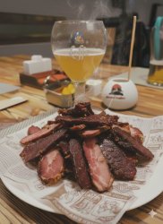 Снеки из копченого мяса