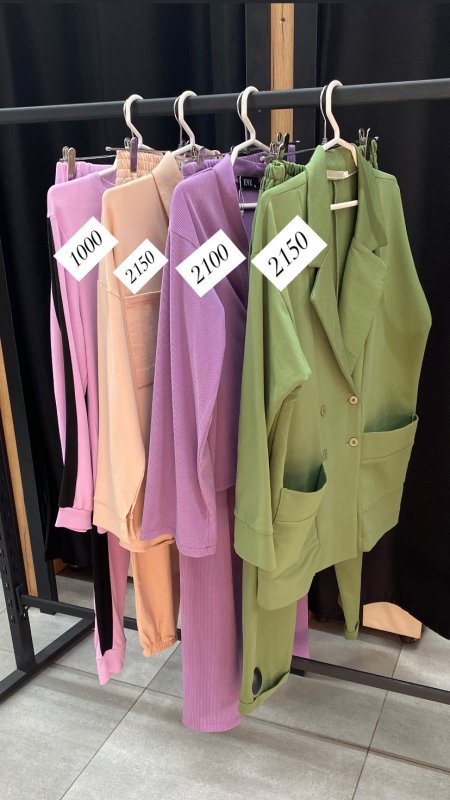 Женские повседневные костюмы брюки и кофта