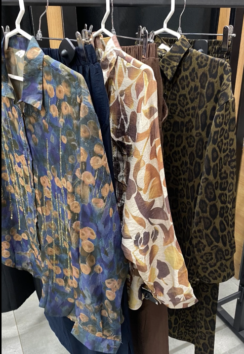 Женский костюм с юбкой 