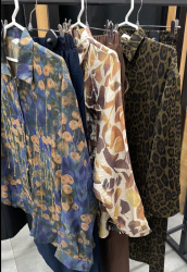 Женский костюм с юбкой 