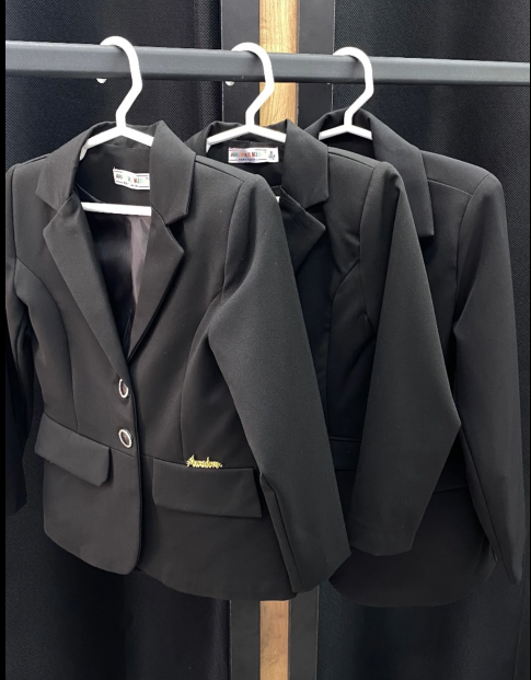 Школьные пиджаки для девочек и мальчиков классические