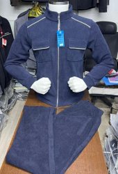 Мужской спортивный костюм