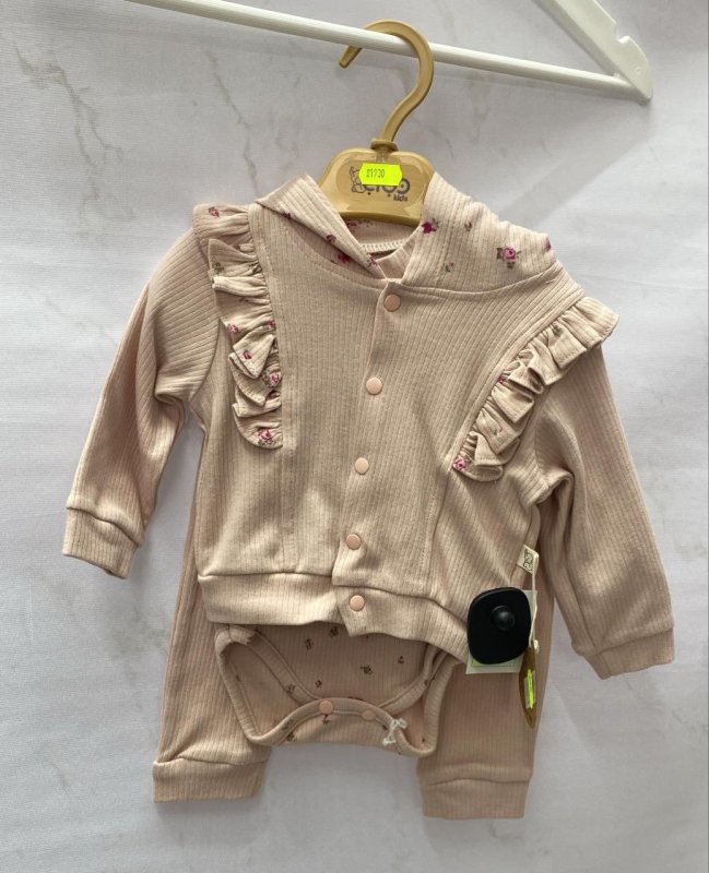 Костюм тройка