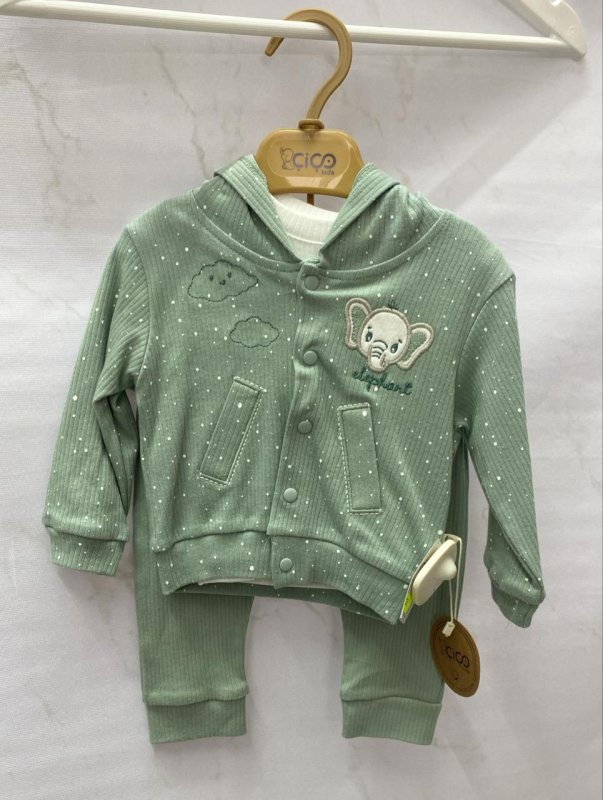 Костюм тройка