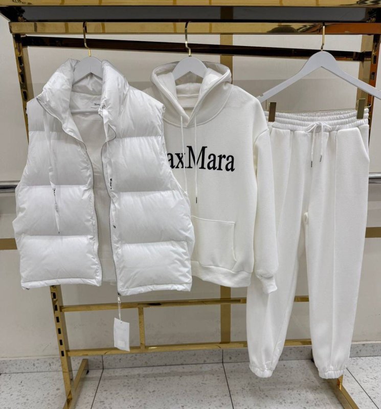 Костюм тройка