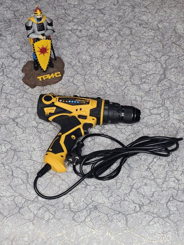 Дрель-шуруповерт сетевая ударная  ISD-300-13.//Denzel