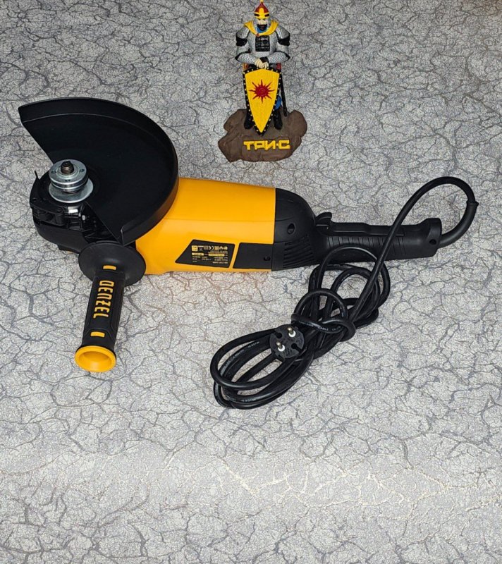 Машина шлифовальная угловая AG-230-2600, 2600 Вт, 230 мм, 6000 об/мин. //Denzel