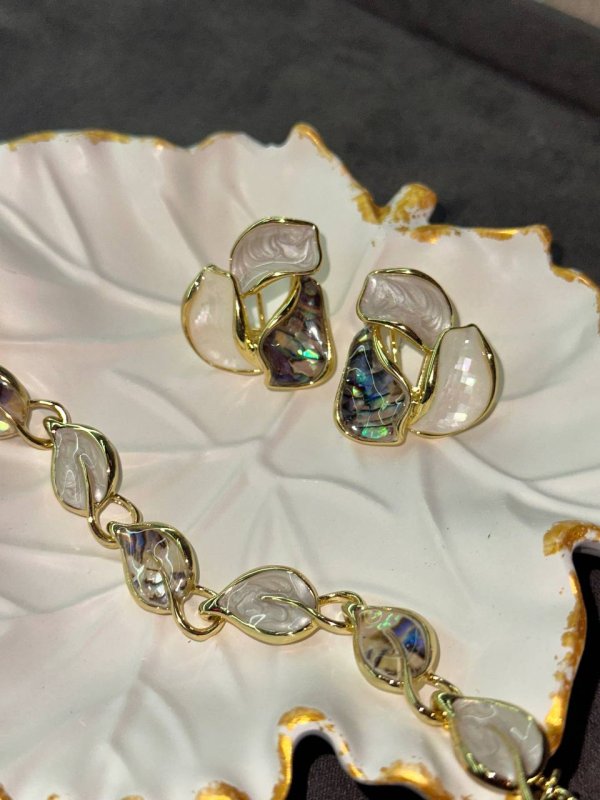 Серьги и браслет с натуральным перламутром 