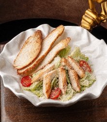 Цезарь с курицей