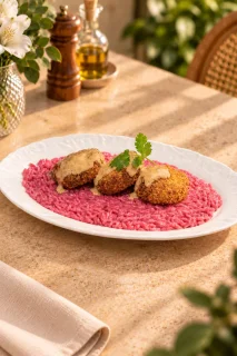 Рыбные котлеты с пастой Орзо в свекольном соусе