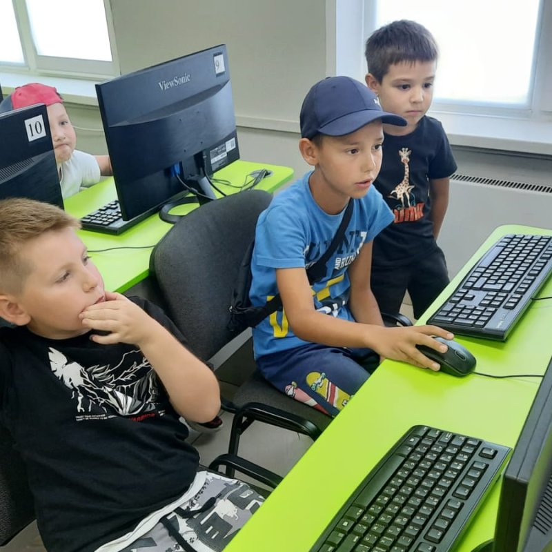 Детское обучение в Компьютерной Академии ТОП
