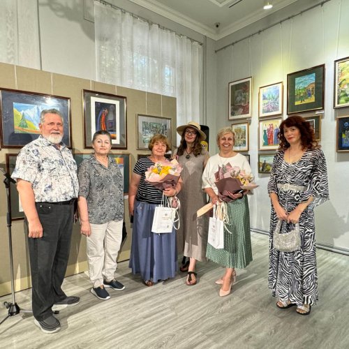 Ученики Светланы Фатьяновой показали лучшие работы на арт-выставке Эвклида Кюрдзидиса.