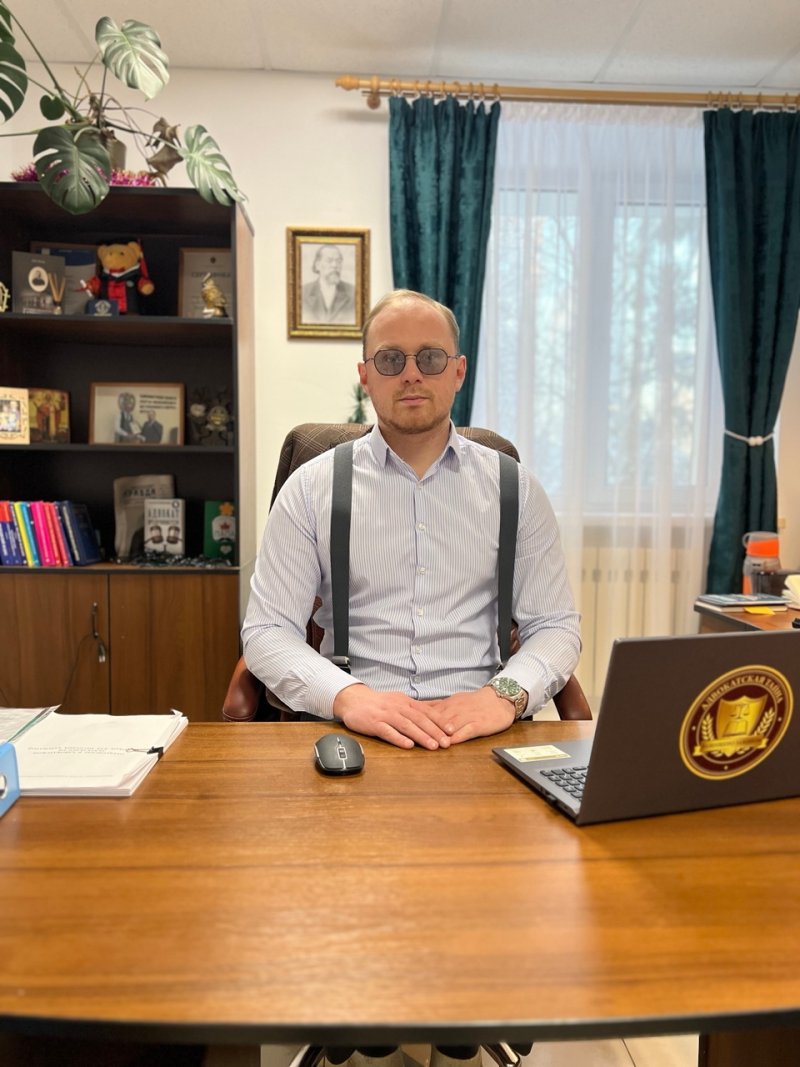 Адвокат Варламов Максим Олегович