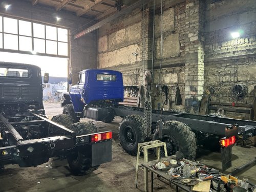 В продаже Урал длиннобазовое шасси ДВС ЯМЗ236НЕ2