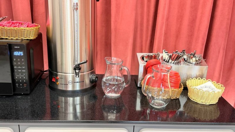 Столешница для кафе из акрилового камня