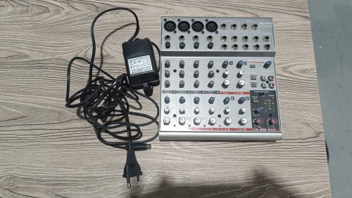 Продам Микшер PHONIC AM 125 Fx. Стойки для акустики.Б\у в отличном состоянии. Торг возможен