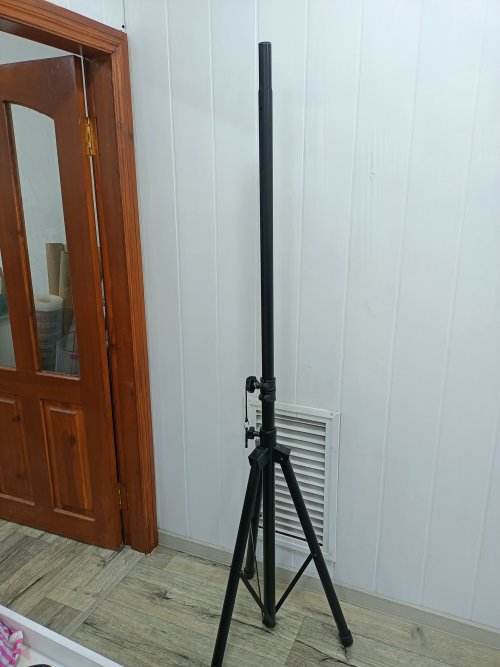 Стойка для акустической системы NOMAD KHS SKS-8531JB 3 штуки. Б\у в отличном состоянии. Торг возможен.