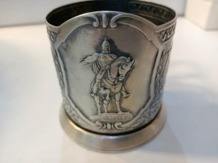 Продам РАРИТЕТ советский Подстаканник «Памятник Юрию Долгорукому»  из мельхиора.Оригинал.1969 год