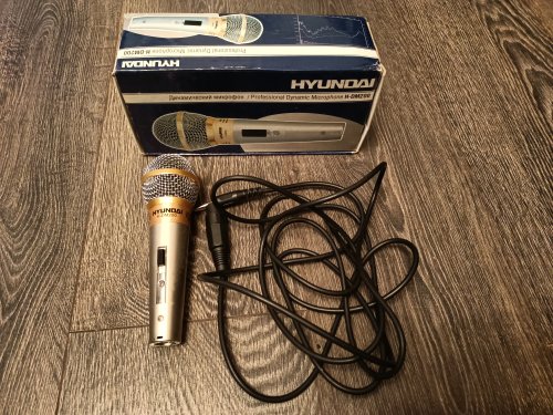 Продам Микрофон проводной динамический профессиональный Hyundai H-DM200.Б/у в отличном состоянии