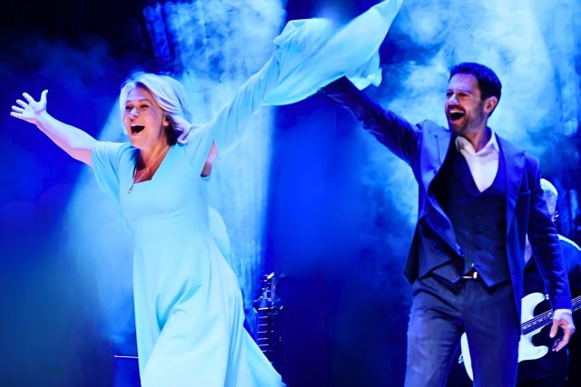 Живой концерт: Антон и Виктория Макарские