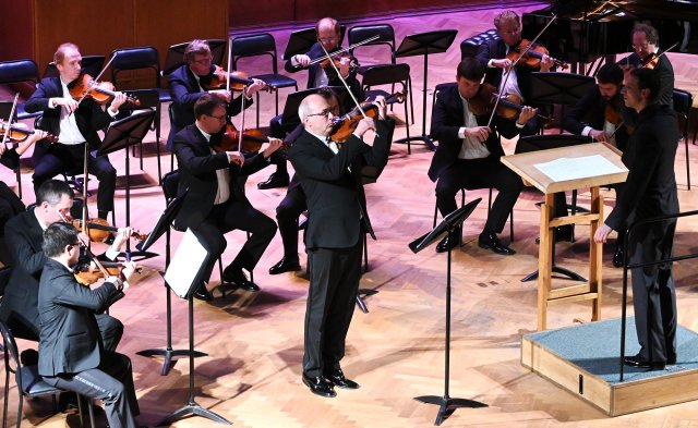 Оркестр «Виртуозы Москвы» Бах. Вивальди. Музыка в темноте