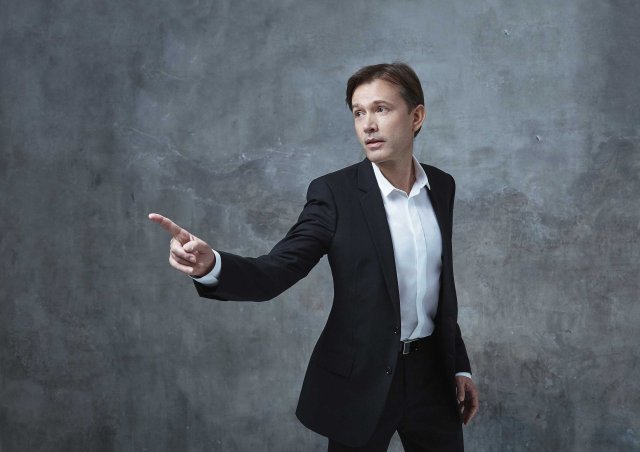 Нам дороги эти позабыть нельзя: Олег Погудин