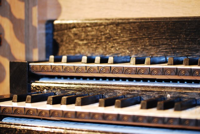 Орган и Дудук при Свечах.