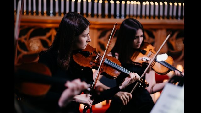 Симфонические хиты при свечах. Рождественский концерт в Галерее