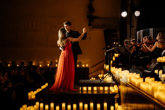 Волшебный свет Рождества. Lumisfera и 5000 свечей.