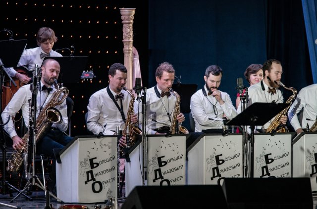 Новый год с оркестром Петра Востокова! Щелкунчик. Караван. В джазе только девушки!