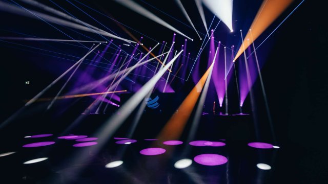 Рождественские истории. Новогодний концерт-повесть с песочной анимацией.