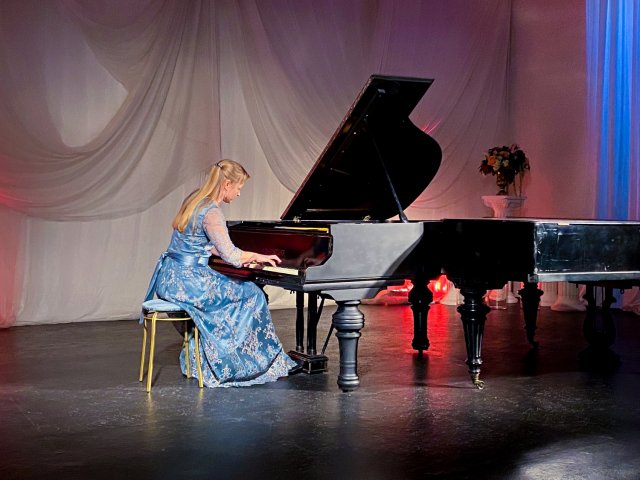 Бегущая тень. Елена Чупахина - фортепианный концерт