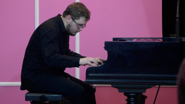 Виртуоз ХХI века. Сольный концерт Антона Самсонова