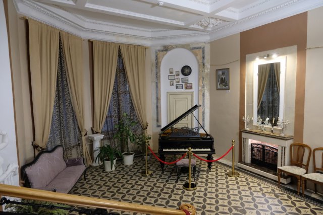 Посещение интерьеров особняка Шрёдера + фортепианный концерт «Вихри вальса»