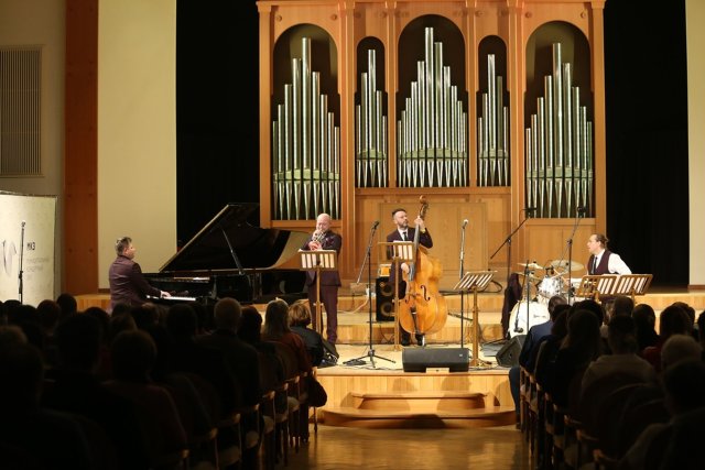 Новогодний джаз с Ильей Филипповым