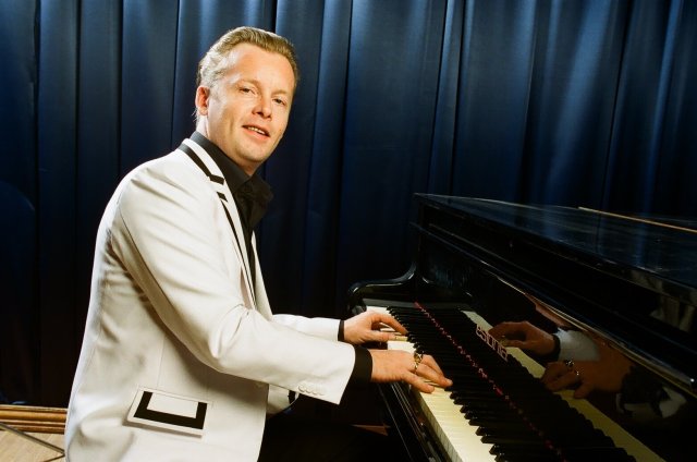 Денис Мажуков. Трибьют-проект «Рэй: Легенда навсегда»