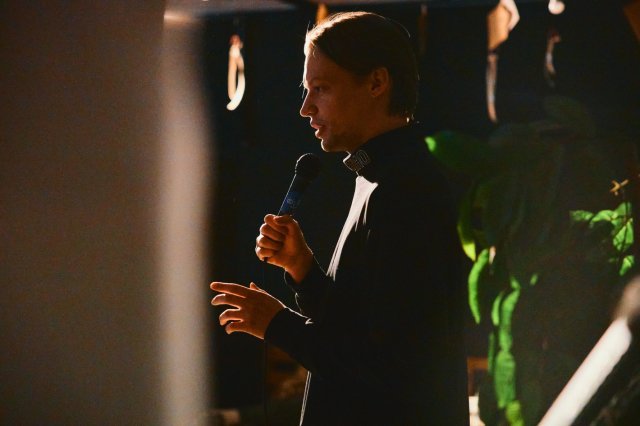 Закрытый микрофон в Тамбурине