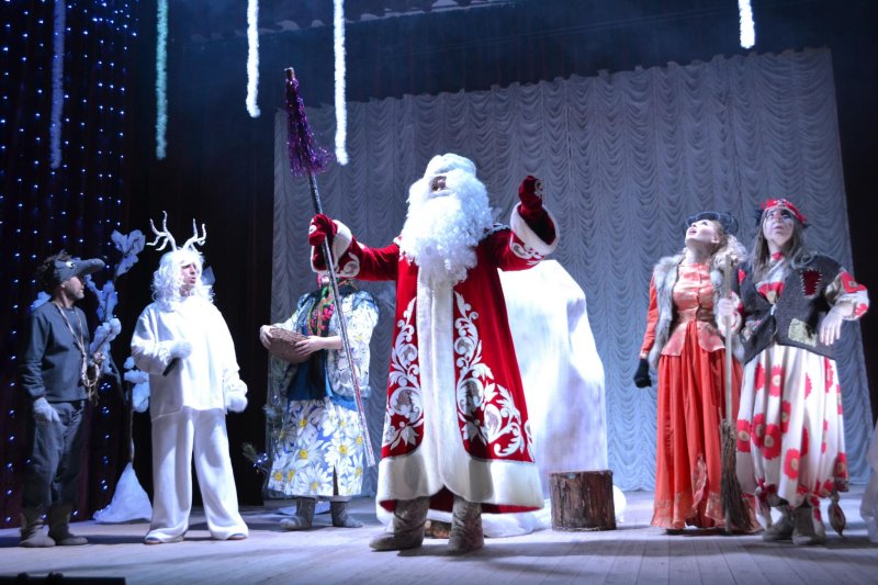 «Тайна часового мастера» и новогодняя интермедия «Лунный цветок»