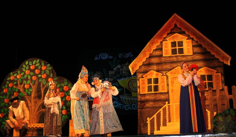 Спектакль "Аленький цветочек"