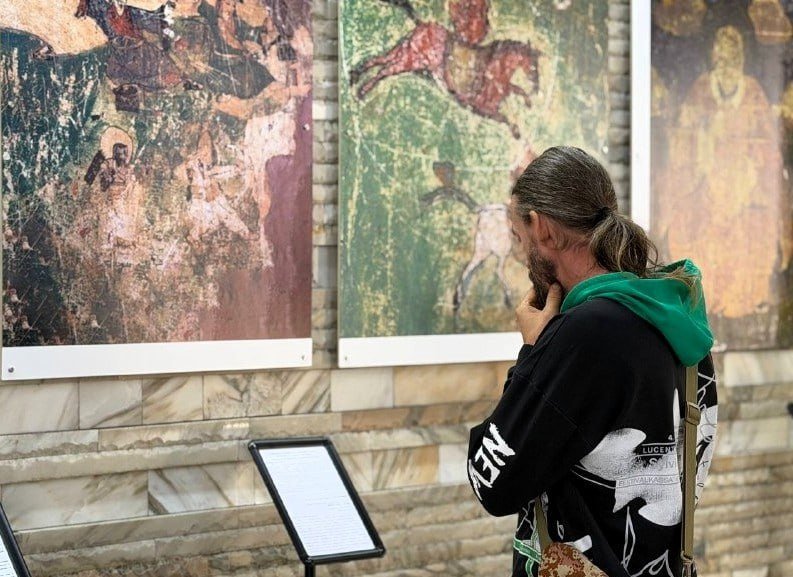 Выставка «Древнее настенное искусство северных степей. Древняя настенная живопись». 