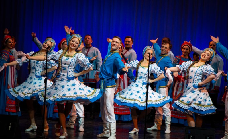 Волжский русский народный хор представит программу «От Жигулей до Саян»